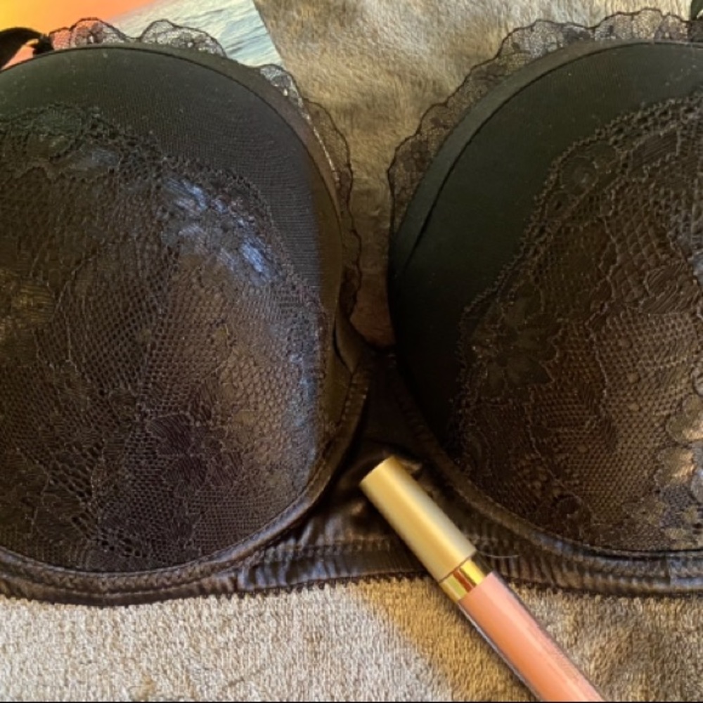 SOLD! Beautifully laced black bra